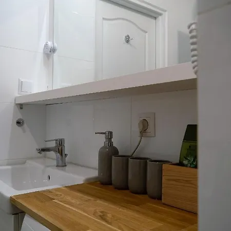 Almonia Apartament *